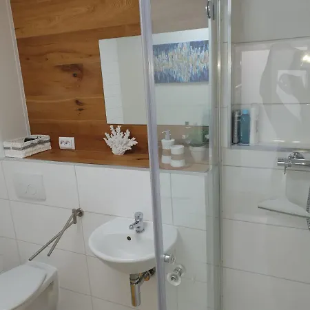 Privat , Eigene Eigang, Eigene Badezimmer, Und Eigene Kueche * Straelen