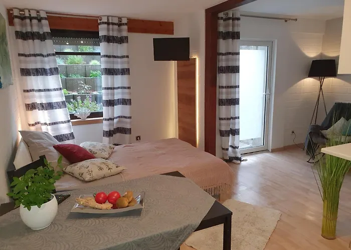 Privat , Eigene Eigang, Eigene Badezimmer, Und Eigene Kueche * שטרלן