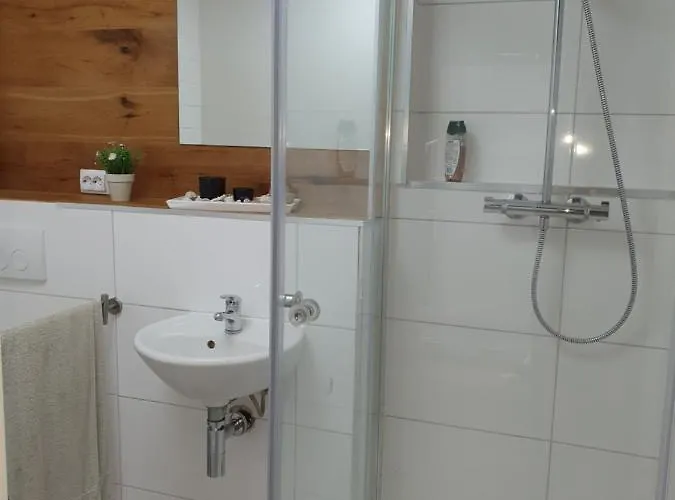 דירה Privat , Eigene Eigang, Eigene Badezimmer, Und Eigene Kueche *