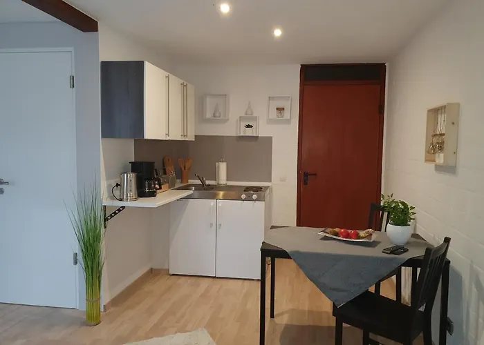 Privat , Eigene Eigang, Eigene Badezimmer, Und Eigene Kueche שטרלן