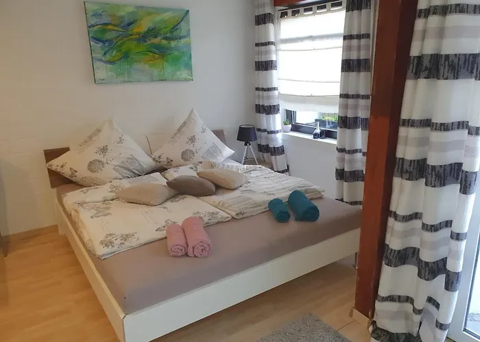 Privat , Eigene Eigang, Eigene Badezimmer, Und Eigene Kueche שטרלן